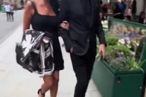 卧槽伊恩拉什的小女友这么漂亮，利物浦老板娘我看也是风韵犹存~